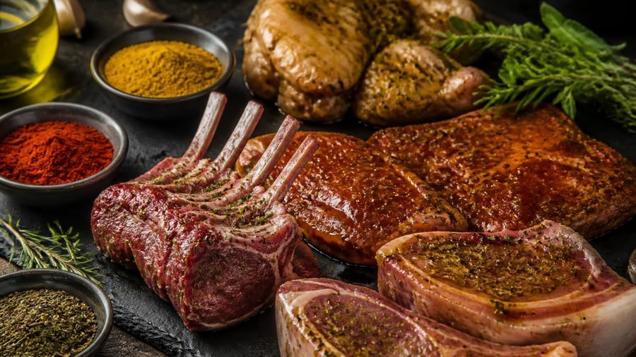 Grillfleisch marinieren: Gewürze für Schwein, Rind, Lamm und Huhn